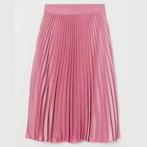 H&M Pleated Pink Skirt!!!